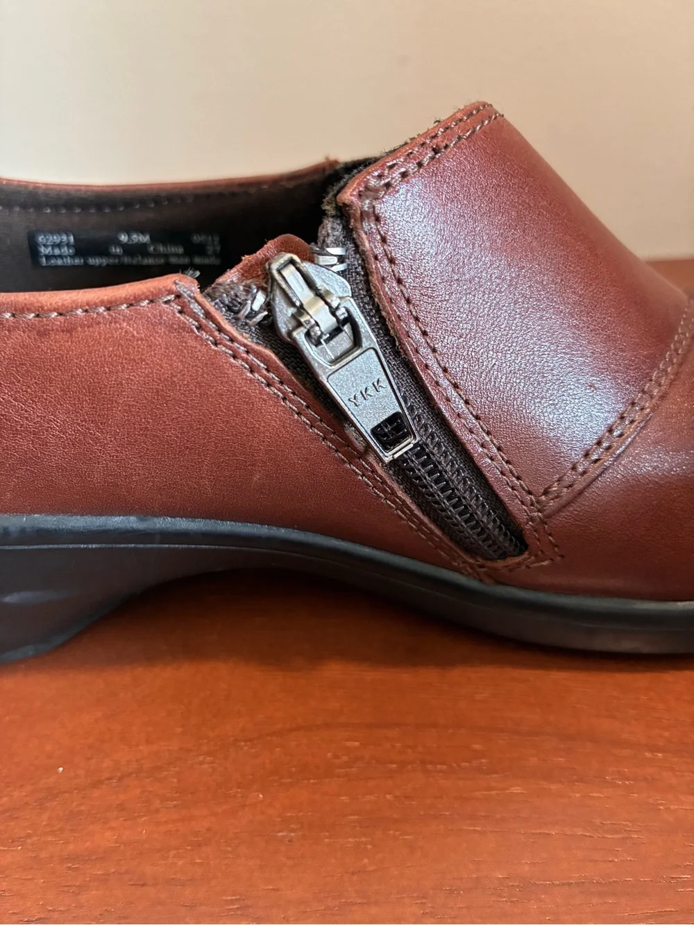 Clarks Bendables Brown Leather Side Zipper Slip-on Shoes Women’s Size 9.5